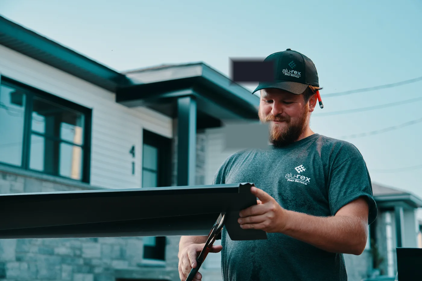 Installation de gouttières adaptée à votre maison par notre équipe locale